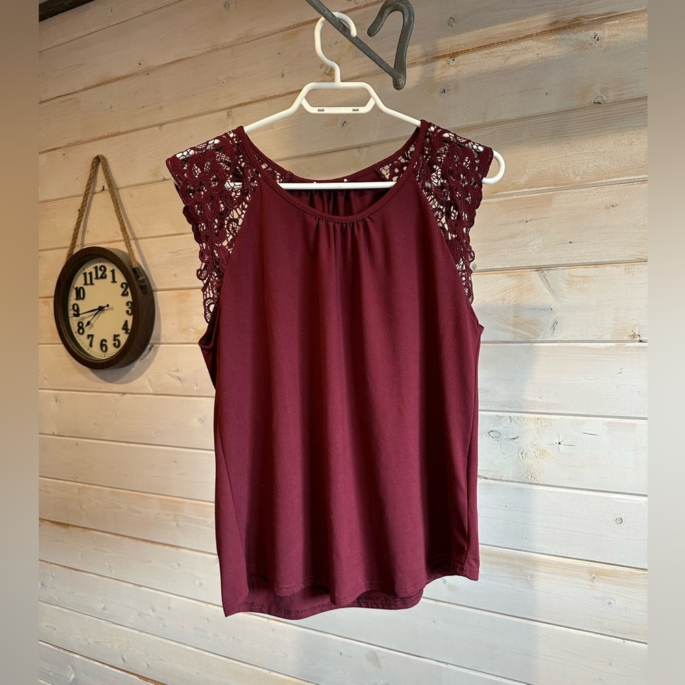 Eclipse | Lot of 2 Floral Lace Short Sleeve Tops